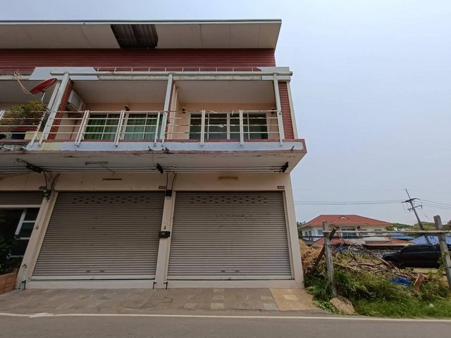 อาคารพาณิชย์