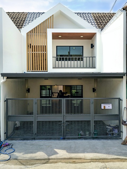 ทาวน์เฮ้าส์