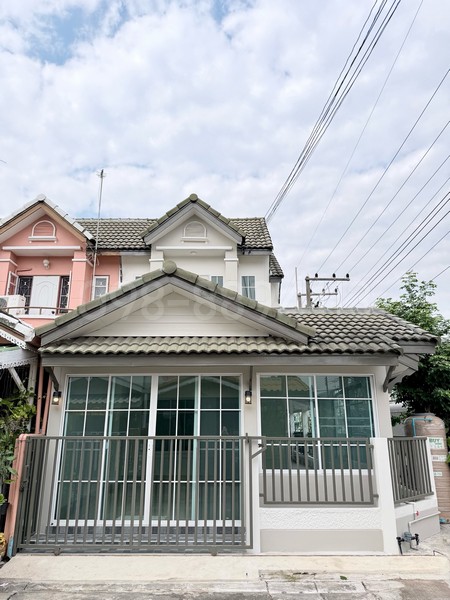 ทาวน์เฮ้าส์