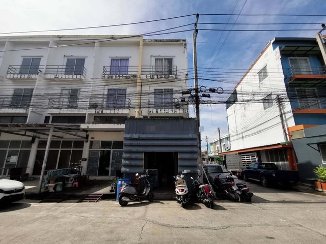 อาคารพาณิชย์