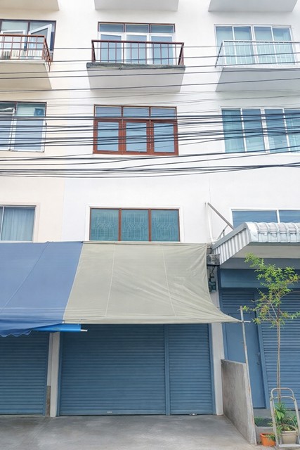 อาคารพาณิชย์