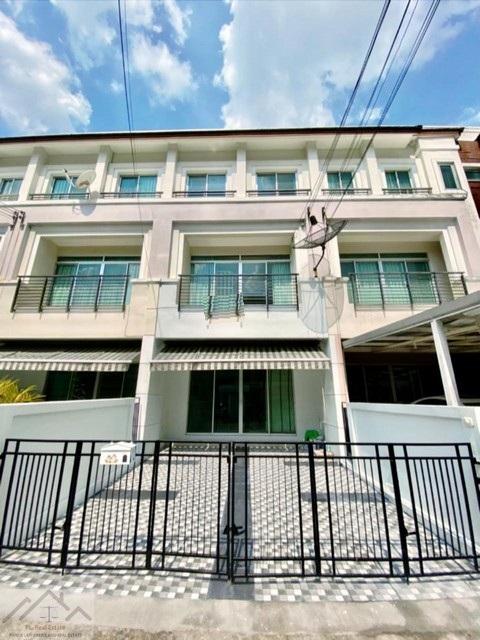 ทาวน์เฮ้าส์