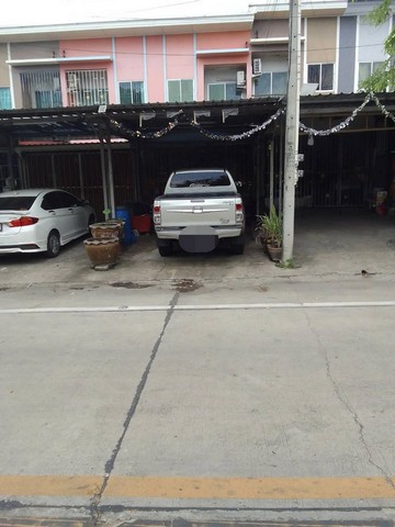 ทาวน์เฮ้าส์